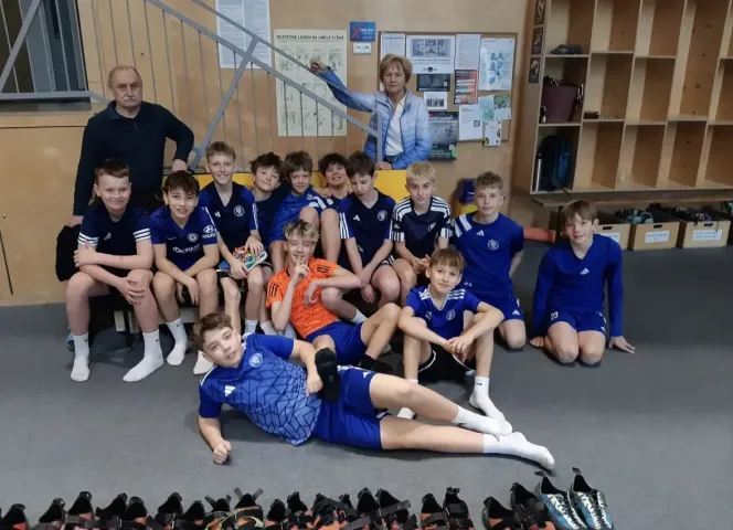 Tělocvik netradičně: Fotbalisti z 6.C na lezecké stěně
