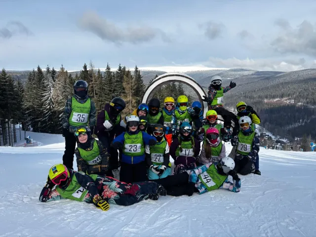 Ledové království v Karlově: Naši čtvrťáci a páťáci ovládli hory!