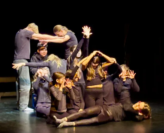 7.B v hledišti: potlesk patřil i naší spolužačce