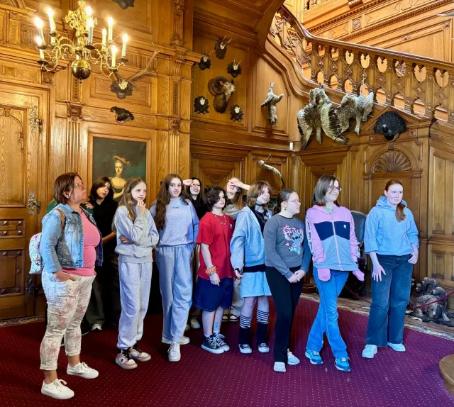 Sedmáci na výukovém programu "Etiketa"