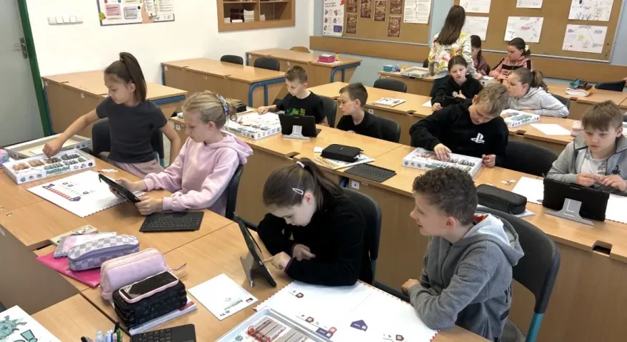 Čtvrťáci si vyzkoušeli zábavné programování s hrou Scottie Go! EDU