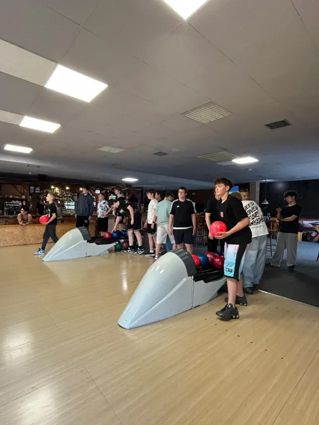 Poslední tělocvik 7.A a 7.B na bowlingu