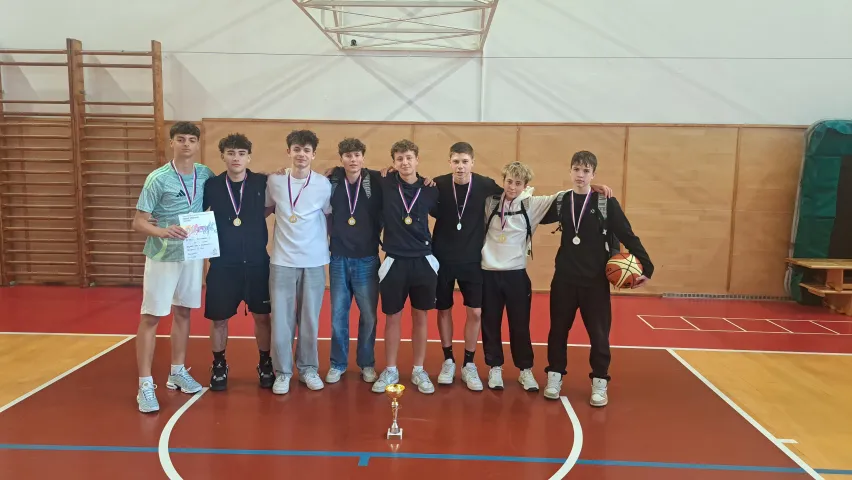 Naši sportovci kralovali krajskému kolu v basketbalu