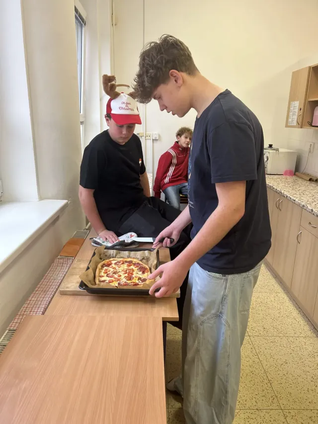 Matematika, která chutná: Sedmáci pekli pizzu