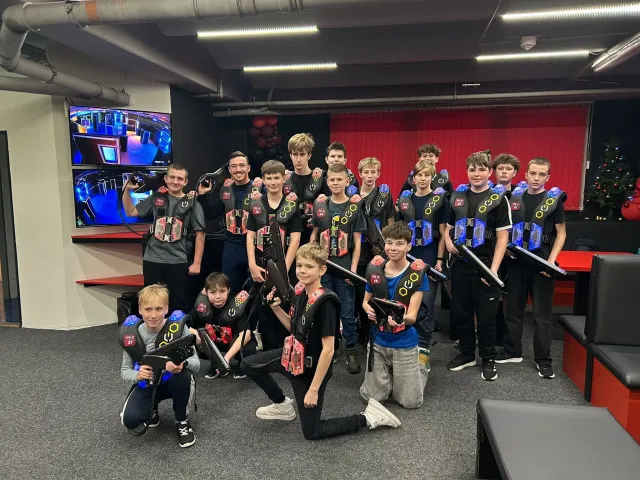 Když se tělocvik změní v misi: Sedmáci v laser game aréně