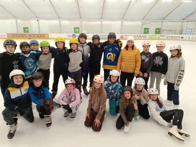 Očima dětí: Bruslení jako dárek za vysvědčení v 5.C